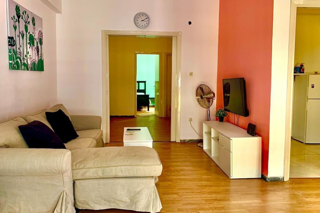 2 Bedroom Apartment 300 Meters Metro Aghios Loanis Athens Exterior photo